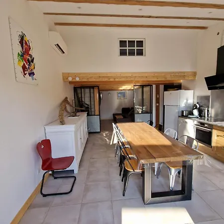 펜션 Maison De Village Au Calme Climatisee 2 *