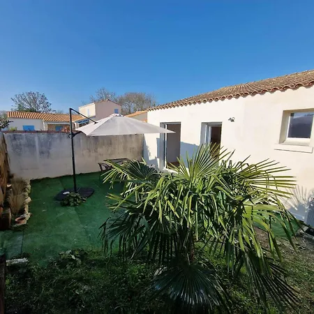 Maison De Village Au Calme Climatisee 2 Holiday home