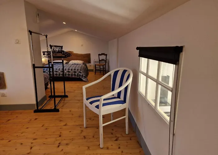 Maison De Village Au Calme Climatisee 2 펜션 생-피에르-돌레롱