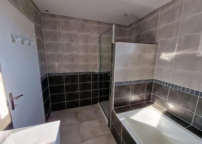 Maison De Village Au Calme Climatisee 2 *