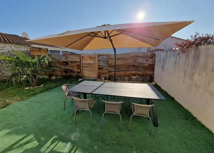 Maison De Village Au Calme Climatisee 2 펜션 생-피에르-돌레롱