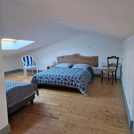 בית נופש Maison De Village Au Calme Climatisee 2