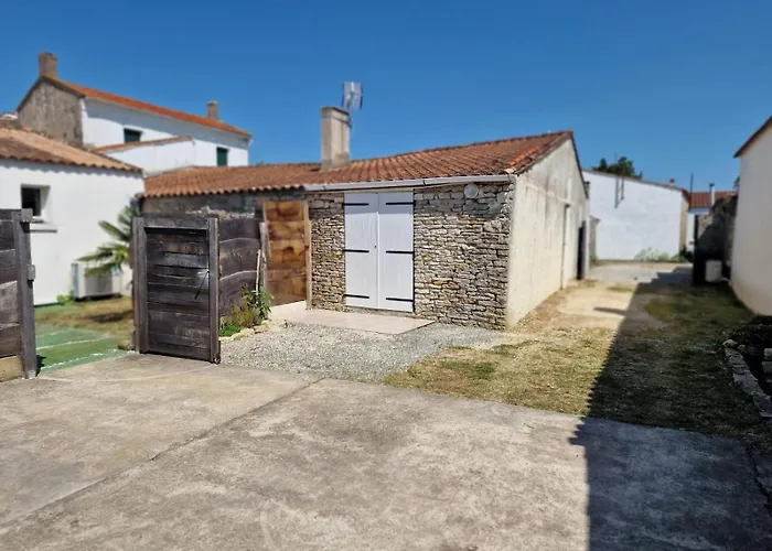 Maison De Village Au Calme Climatisee 2 Feriehus *