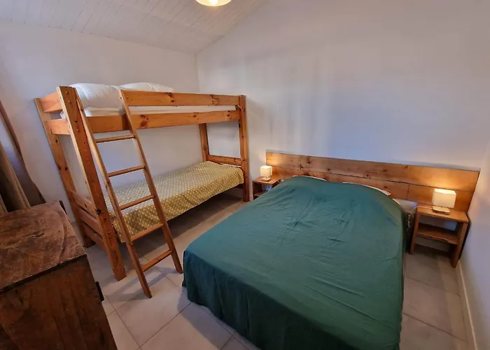 Maison De Village Au Calme Climatisee 2 Feriehus